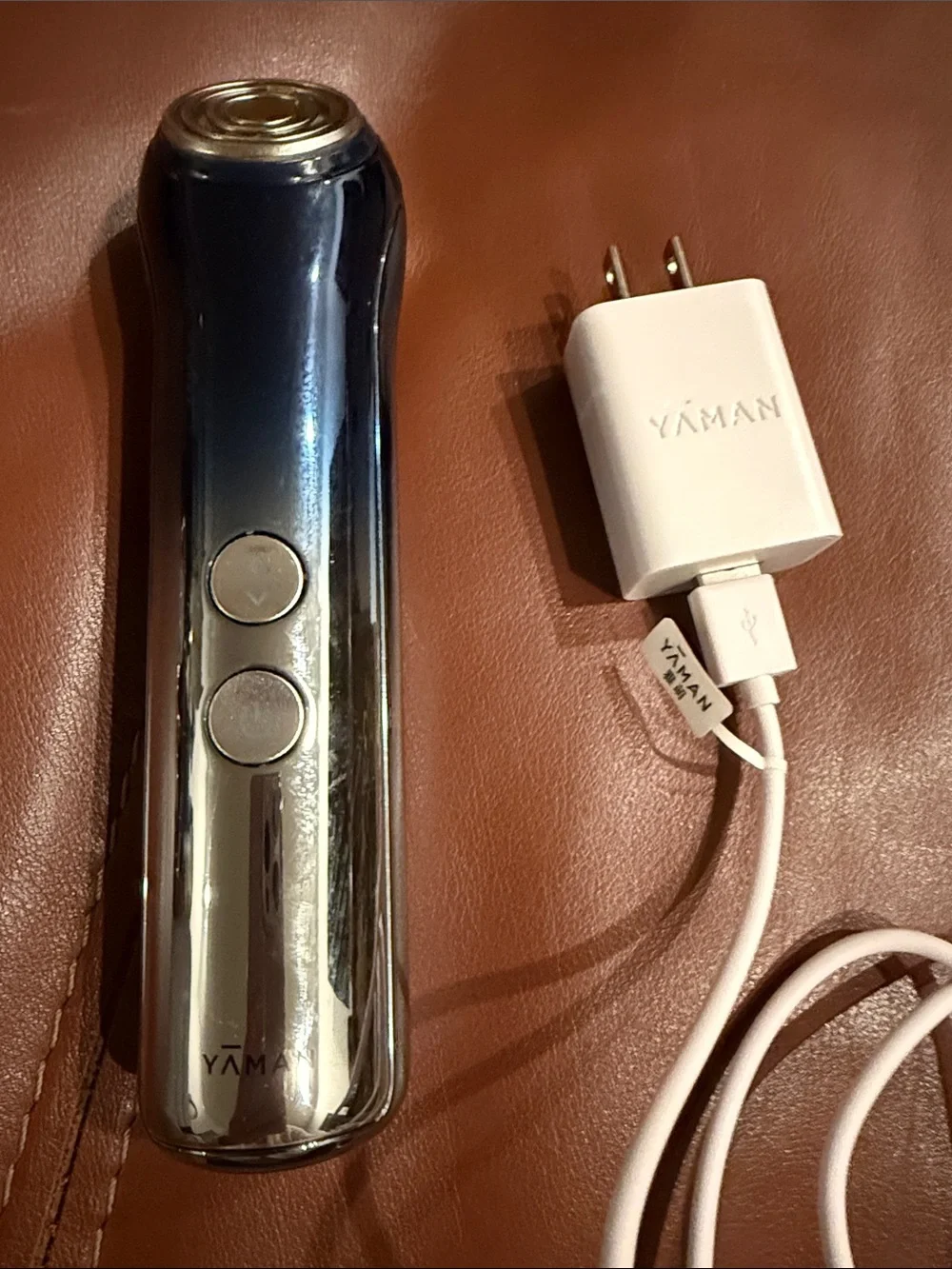 YAMAN Facial Device in Metallic Silver